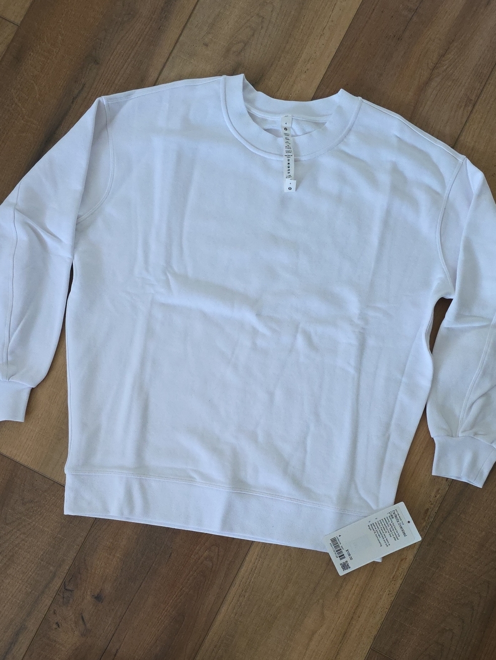 Lululemon Size 4 White Perfectly Ocersized Crew